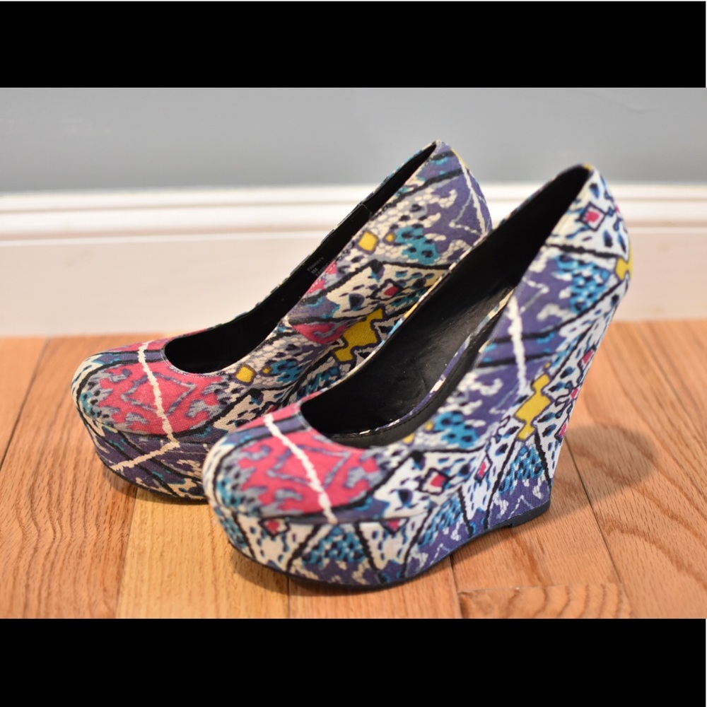 Steve Madden Statement Wedges